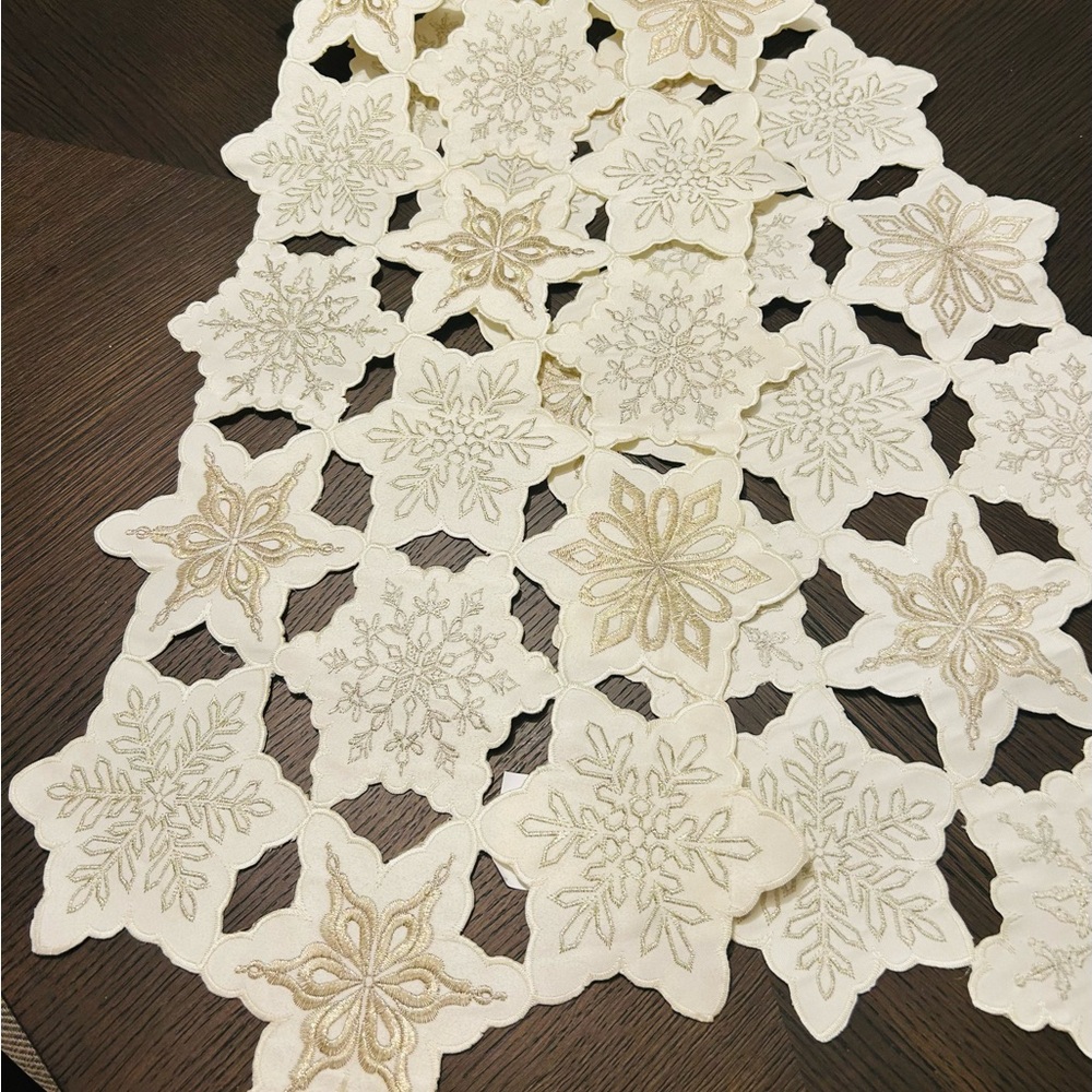Elegant Cream and Gold Snowflake Table Runner